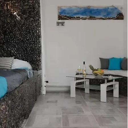 Ichor * Fira (Santorini)